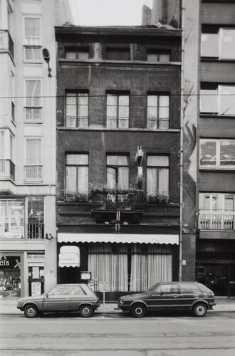 rue Royale 127 (photo 1990).