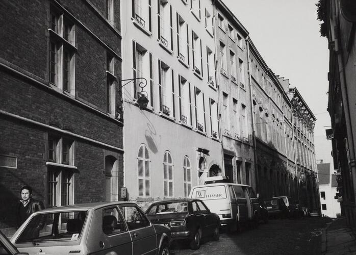 Rue Sainte-Anne, numéros impairs, vue depuis la place du Grand Sablon, 1984