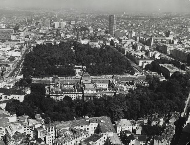 Koninklijk Paleis en Park van Brussel, luchtfoto, [s.d.]