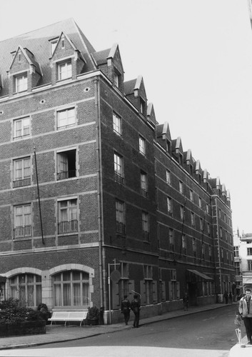 rue de l' Amigo. Hôtel Amigo, 1980