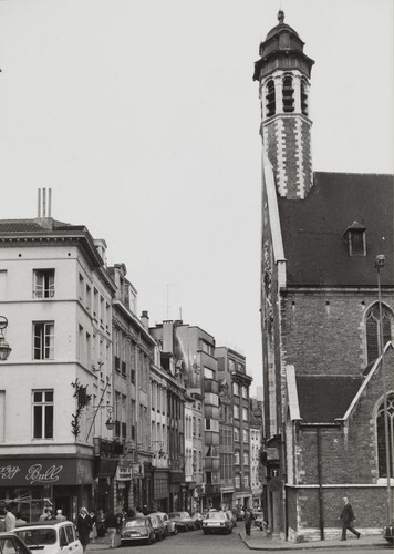 rue de la Madeleine, vue depuis le carrefour, rue Duquesnoy et Putterie, 1980
