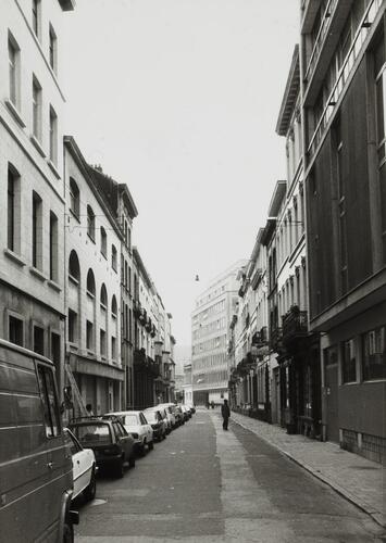 Radstraat, zicht naar Huidevettersstraat, 1980