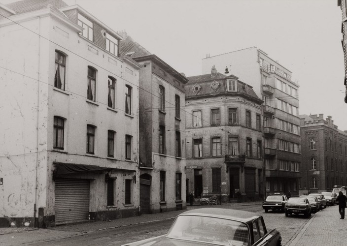 Houthulstbosstraat, pare nummers, zicht vanuit Timmerhoutkaai, 1978