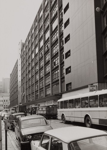 rue des Halles, n° pairs. Complexe de commerce, bureaux et parking 58, 1978