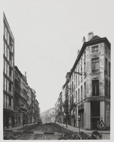rue Van Artevelde, aspect voirie depuis la rue des Chartreux, 1971