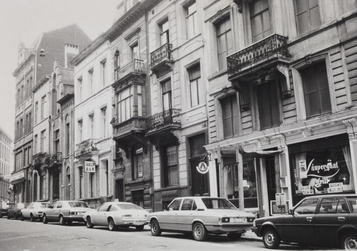 Tribunestraat, onpare nummers, zicht vanuit Onderrichtsstraat, 1984