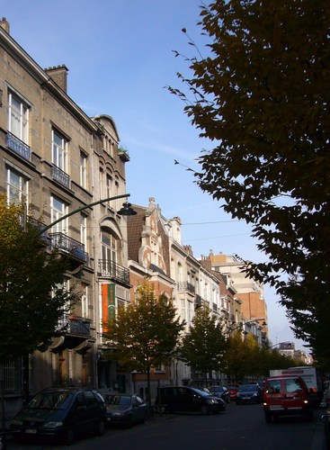Rue Archimède, second tronçon côté pair vers le square Ambiorix, 2008