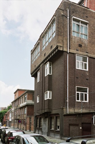 Boduognatusstraat 8-12a en 12b, bijgebouwen van het Institut chirurgical de Bruxelles (foto 2008).