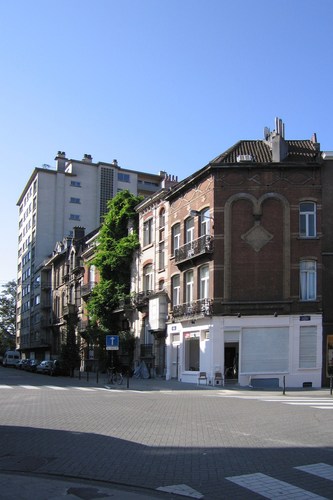 Rue du Cardinal, second tronçon côté impair, vers le square Marie-Louise, 2007