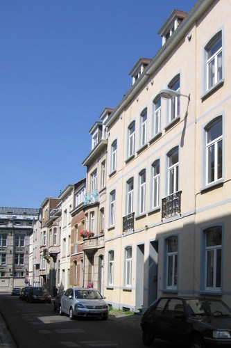 Rue de l’Étendard, côté pair, vers la rue Véronèse, 2007