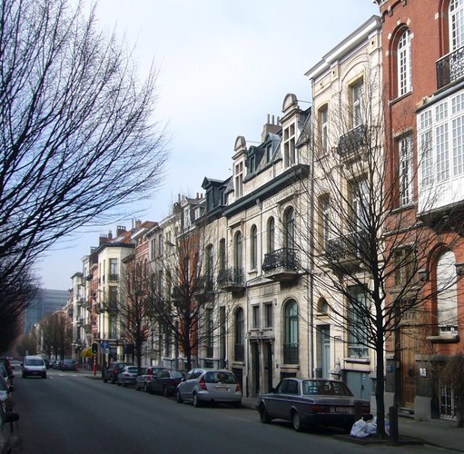 Rue Franklin, côté pair, depuis la rue Le Titien, vers le carrefour Jean Monnet, 2009
