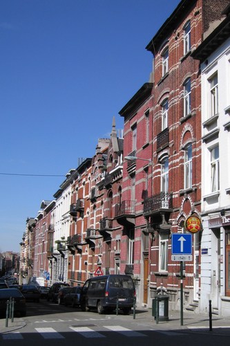 La rue John Waterloo Wilson, vue du premier tronçon, côté pair, vers la chaussée de Louvain, 2007
