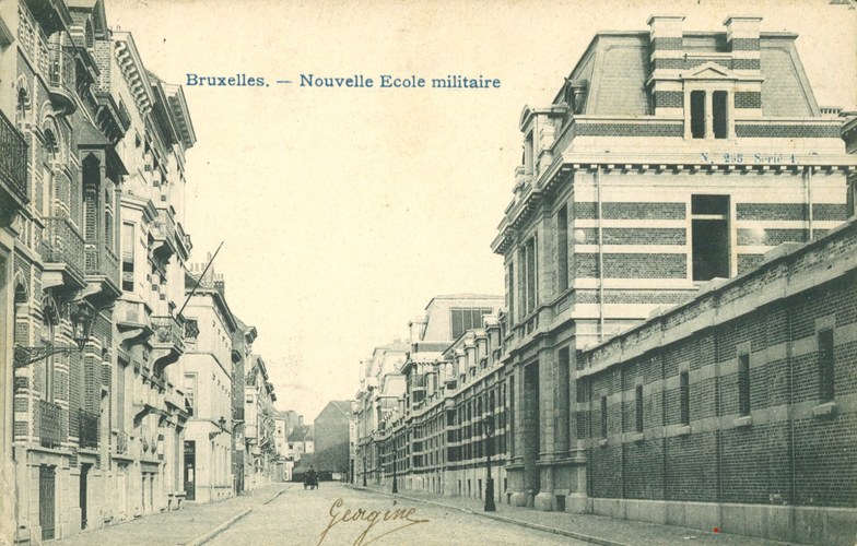 Leonardo da Vincistraat vanaf nr. 14, in de richting van de Kortenberglaan (Verzameling Dexia Bank, s.d.).