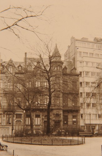 Square Marie-Louise 4 et 5, conçus en 1890, probablement par l’architecte Oscar François et démolis au début des années 1960, AVB/TP 81962 (1961-1963). 