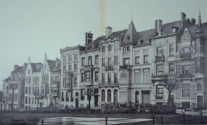 Avenue Palmerston côté pair, depuis le square Ambiorix ([i]L’Émulation[/i], 1901, pl. 27-28).