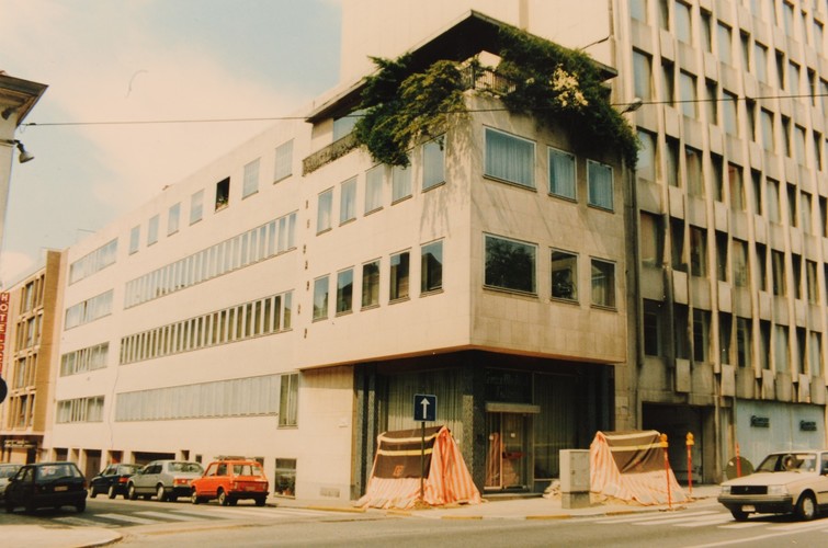 Rue Véronèse 58 et avenue de Cortenberg 116, avant la surhausse de 1987, AVB/TP 91719 (1987). 