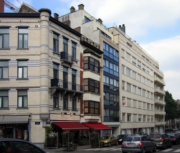 Rue de l’Abbaye, côté impair, vue depuis l’angle avec la rue Van Eyck, 2006