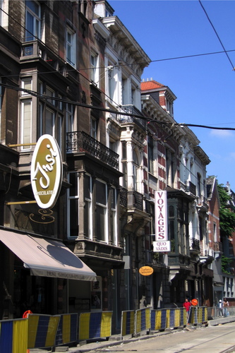 Rue du Bailli, coté impair, vue depuis la rue de Livourne vers l'avenue Louise, 2005