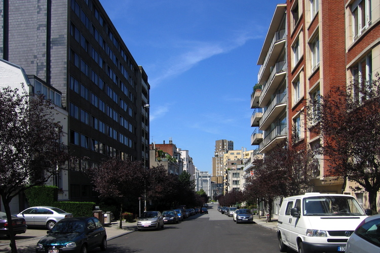 L'avenue des Courses, vue vers le rond-point de l'Étoile, 2006