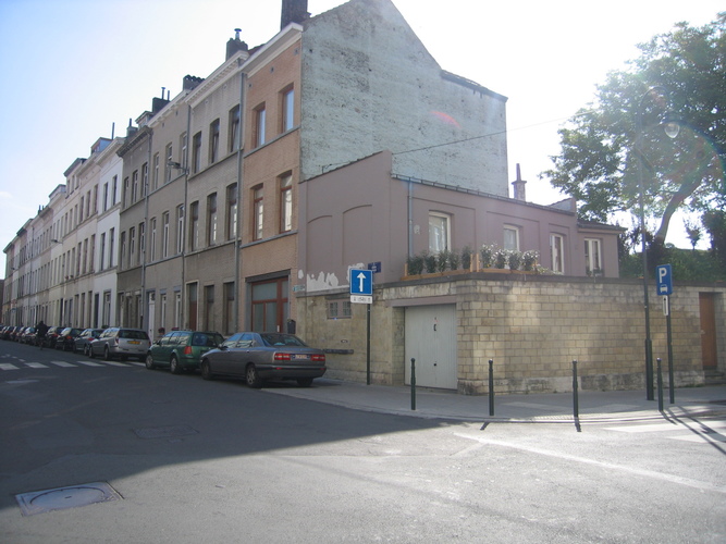 Rue de la Croix, enfilade à l'angle de la rue de la Vanne, 2006