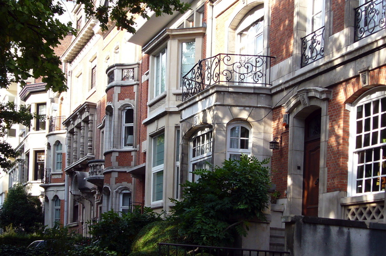 Avenue des Scarabées, enfilade côté pair, 2006