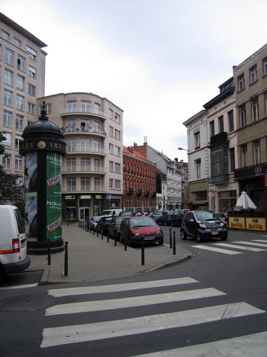 Rue Washington, à l'angle avec la rue du Châtelain, 2006