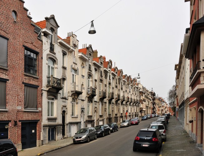Rue Frédéric Pelletier, vue du côté pair depuis la rue de Linthout (photo 2011).