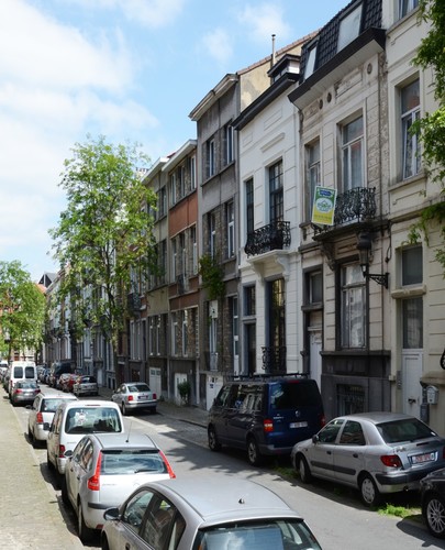 Rue Emmanuel Hiel, vue du côté pair, 2014