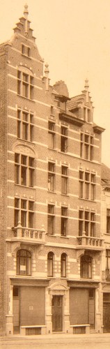 Hermanstraat 3-5, vernietigd tijdens WO II ([i]L'Émulation[/i], 1907, pl. 22).