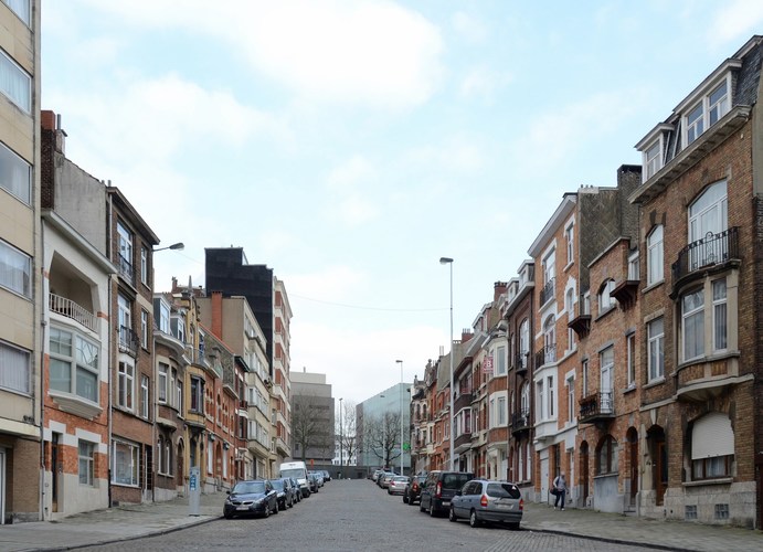 Rue Jacques Rayé, vue vers le Boulevard Lambermont, 2013