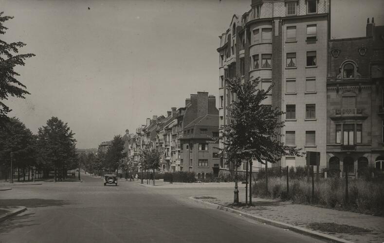 Vue du boulevard Lambermont prise à hauteur de l'avenue Eugène Demolder vers le début de l'artère, AVB/FI