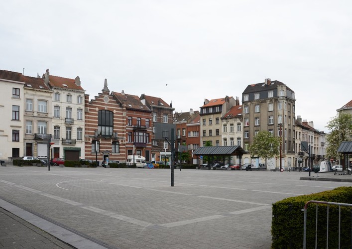 Place Lehon, vue depuis la rue Royale Sainte-Marie, 2014