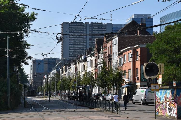 Rue du Progrès, vue depuis l’avenue Philippe Thomas vers la gare, 2016