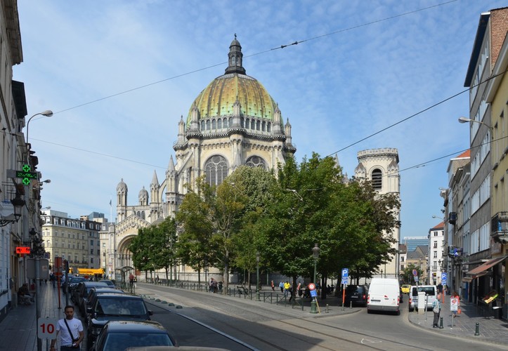 Place de la Reine, vue depuis la chaussée de Haecht, 2014