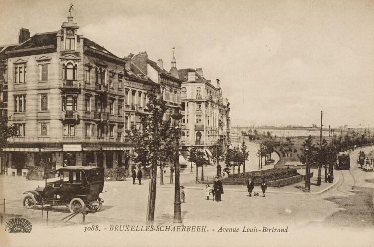 Avenue Louis Bertrand, vue vers le futur parc Josaphat avec, à l'avant-plan, le no 52-54 (Collection Dexia Banque-ARB-RBC).