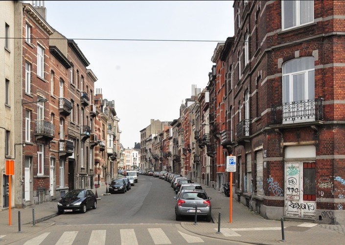 Rue Léopold Courouble, vue depuis la rue Waelhem, 2013