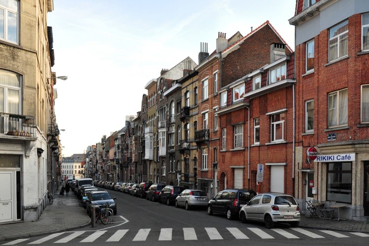 Rue Émile Wittmann, vue du côté impair vers l’avenue Rogier, 2012