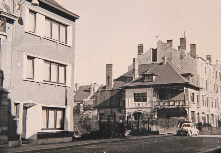 Vue de la rue des Pavots en 1964, avant la construction du no 14-18, ACS/Urb. 212-14-18 (1964).