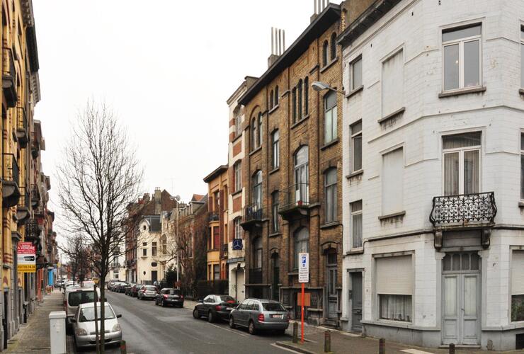 Rue Auguste Lambiotte, vue du deuxième tronçon côté pair vers l’avenue Chazal, 2012