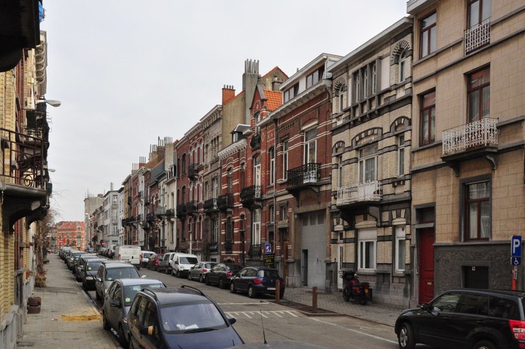 Rue François Bossaerts, vue du côté impair vers l’avenue Rogier, 2012