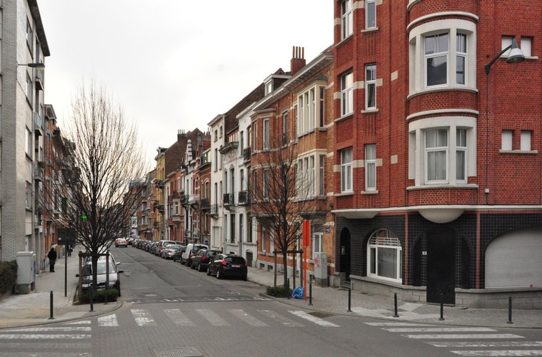 Rue Alexandre Markelbach, vue du côté impair depuis la Grande rue au Bois vers la place Colonel Bremer , 2012