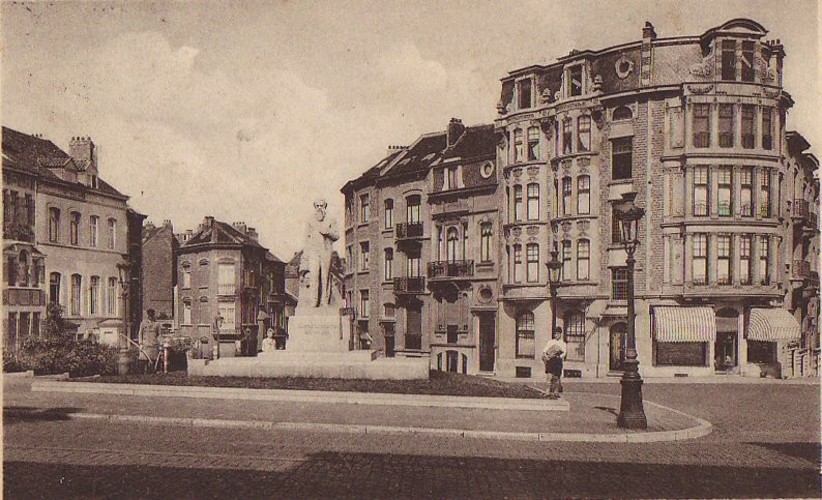 Acaciasplein met het monument ter ere van Constantin Meunier ingehuldigd op 21 juni 1931, s.d. (Verzameling van Dexia Bank)