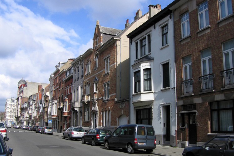 Baron de Castrostraat, pare zijde naar de Sint-Michielslaan, 2007