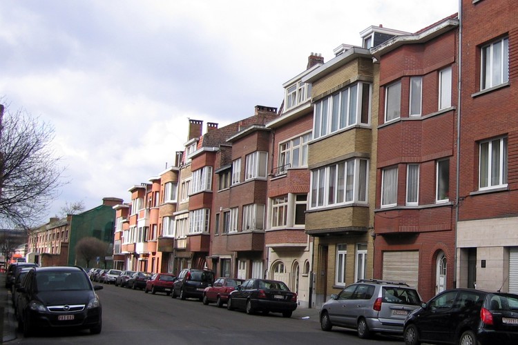 Rue Capitaine Joubert, côté pair, vue vers la rue des Pères Blancs, 2007