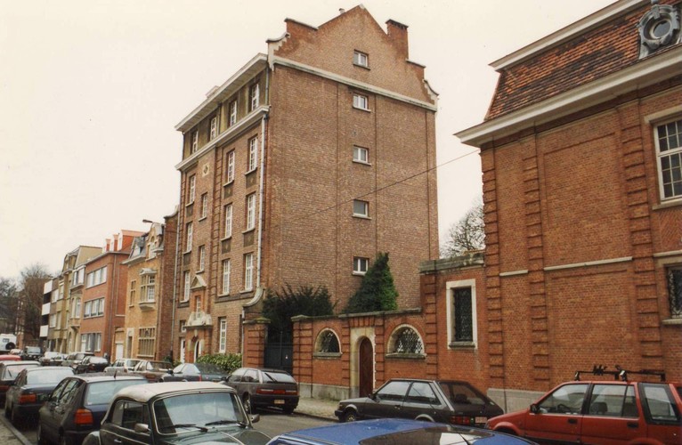Charles De Buckstraat, huizenrij onpare zijde naar Pater E. Devroystraat, 1993