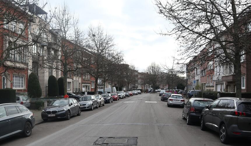 Vue dans la rue Commandant Lothaire vers l'avenue des Volontaires, 2025