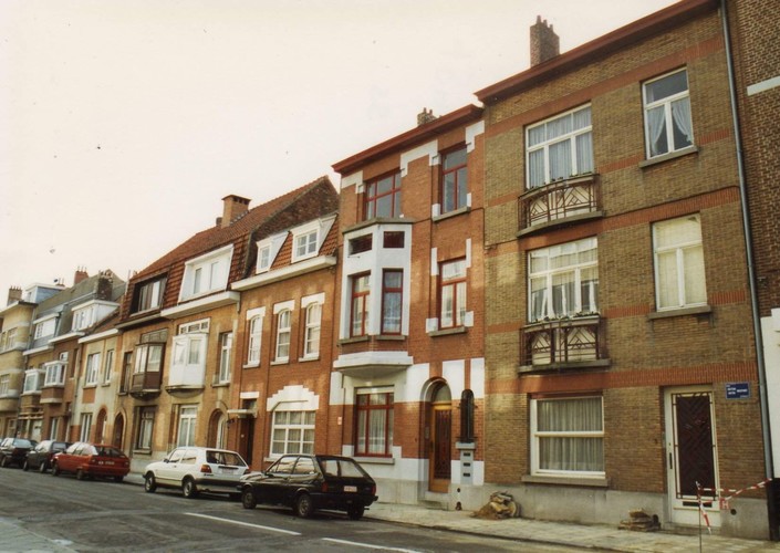 Rue Docteur Dryepondt, côté impair, vue depuis l'avenue des Casernes, 1994
