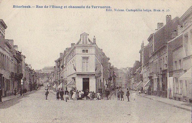 Rue de l'Etang, à droite l'anc. chaussée de Tervueren, act. chaussée de Wavre, s.d. (Collection de Dexia Banque)