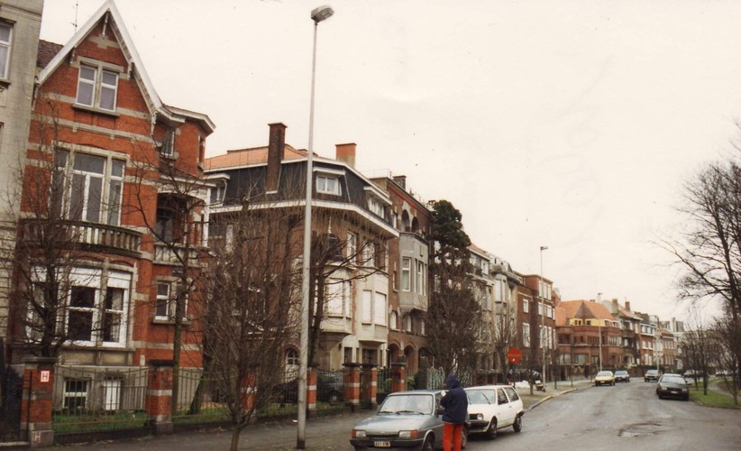 Nestor Plissartlaan, huizenrij aan pare zijde, 1993