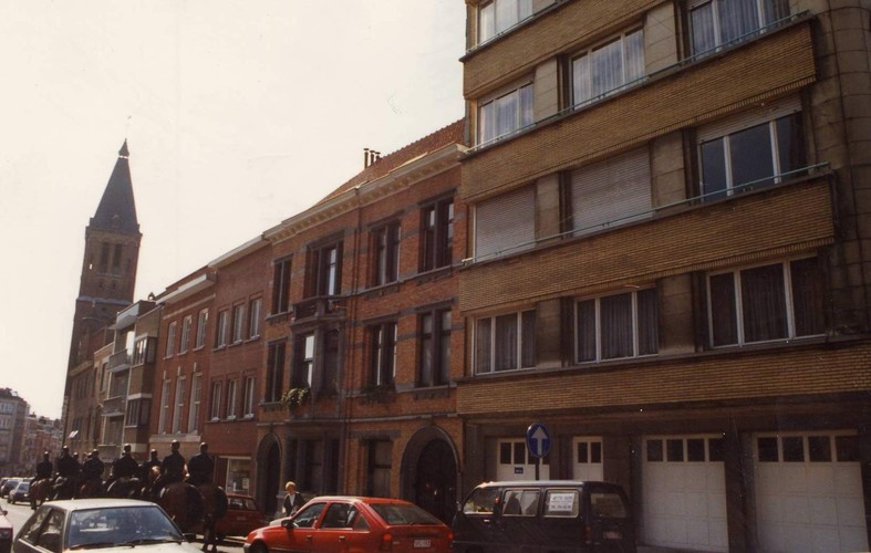 Pervijzestraat, huizenrij aan onpare zijde naar de Tervaetestraat, 1994